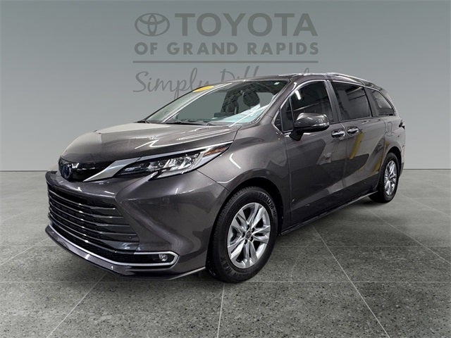 2022 Toyota Sienna Limited 7 Passenger