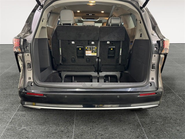2022 Toyota Sienna Limited 7 Passenger