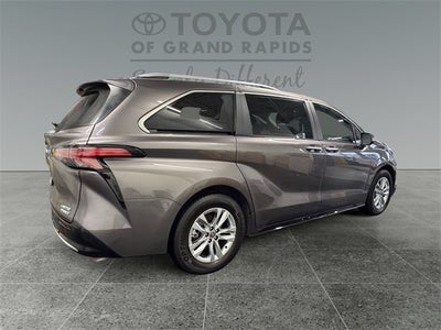 2022 Toyota Sienna Limited 7 Passenger