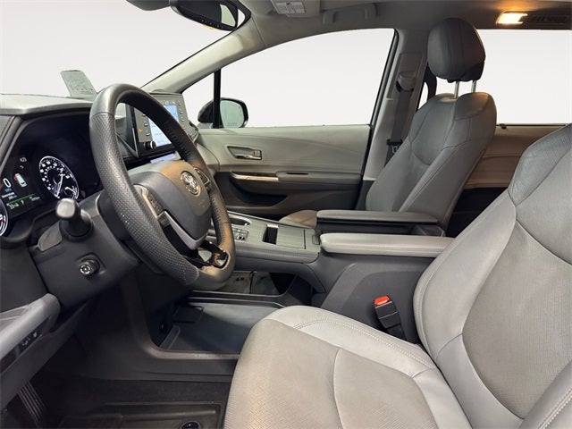 2022 Toyota Sienna Limited 7 Passenger