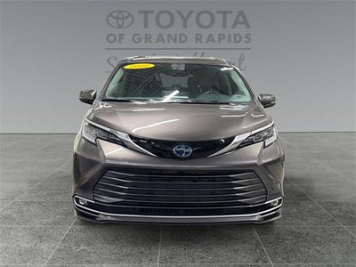 2022 Toyota Sienna Limited 7 Passenger