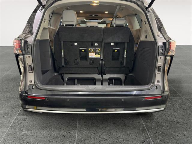 2022 Toyota Sienna Limited 7 Passenger