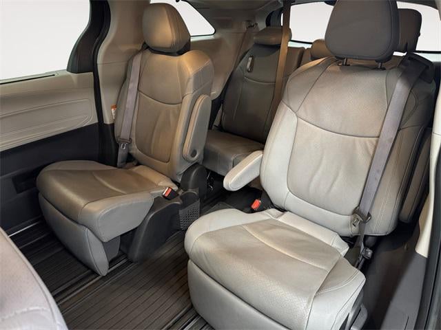 2022 Toyota Sienna Limited 7 Passenger