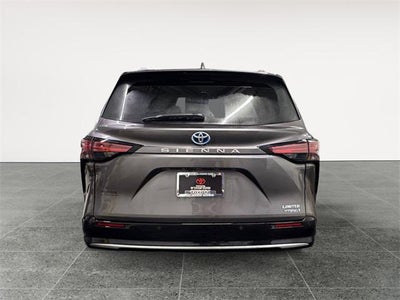 2022 Toyota Sienna Limited 7 Passenger