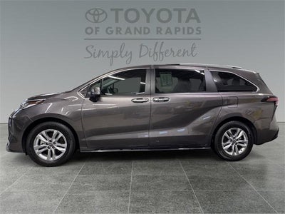 2022 Toyota Sienna Limited 7 Passenger