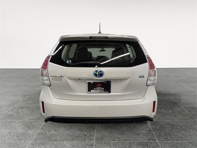 2015 Toyota Prius v Three