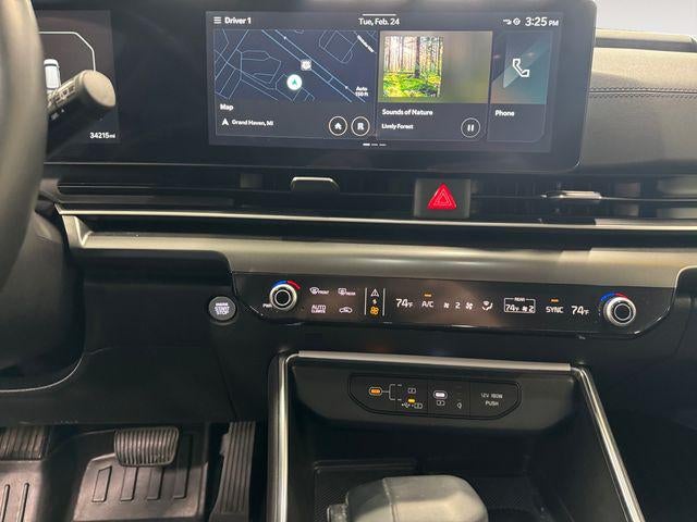 2025 Kia Carnival SX