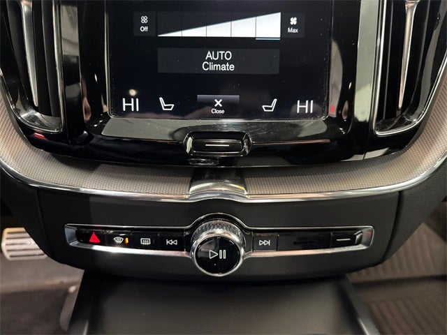 2019 Volvo XC60 Hybrid T8 R-Design