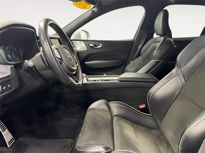 2019 Volvo XC60 Hybrid T8 R-Design