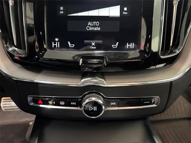 2019 Volvo XC60 Hybrid T8 R-Design