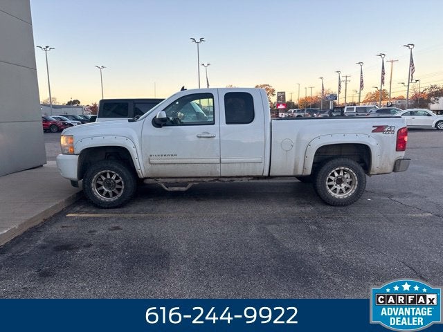 2011 Chevrolet Silverado 1500 LT 5.3 Liter V8 4D Extended Cab 4WD