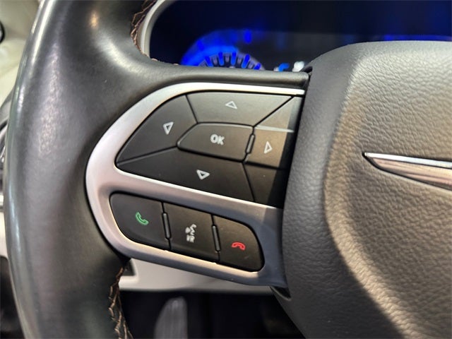 2017 Chrysler Pacifica Touring L 3.6 Liter V6 7 Passenger 3rd Row Seating