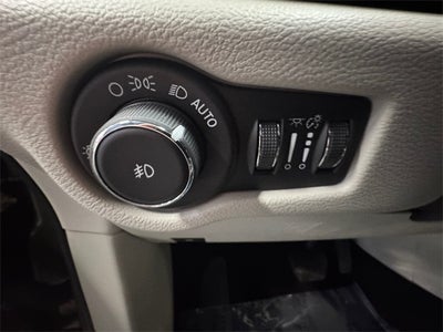 2017 Chrysler Pacifica Touring L 3.6 Liter V6 7 Passenger 3rd Row Seating