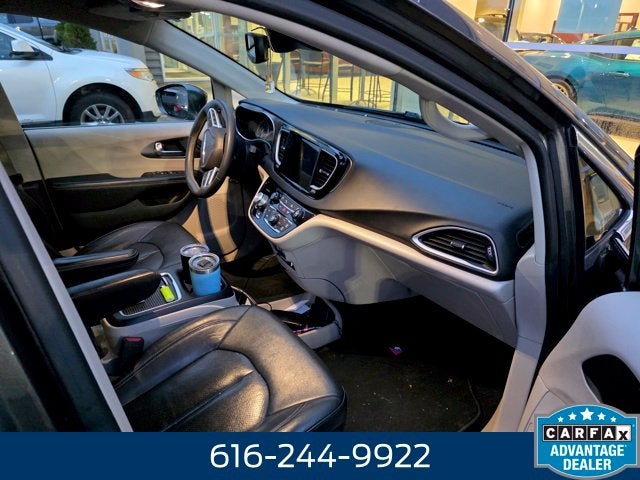2022 Chrysler Pacifica Touring L 3.6 Liter V6 7 Passenger 3rd Row Seating