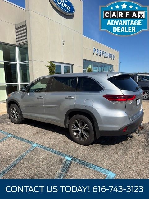 2017 Toyota Highlander LE Plus 3.5 Liter V6 AWD 3rd Row Seating