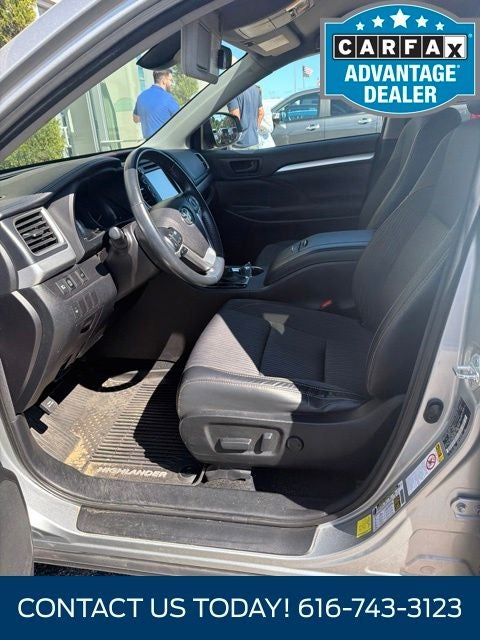 2017 Toyota Highlander LE Plus 3.5 Liter V6 AWD 3rd Row Seating