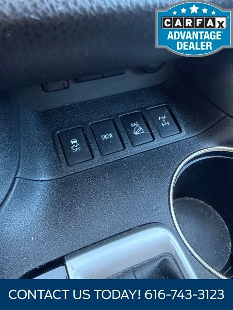 2017 Toyota Highlander LE Plus 3.5 Liter V6 AWD 3rd Row Seating