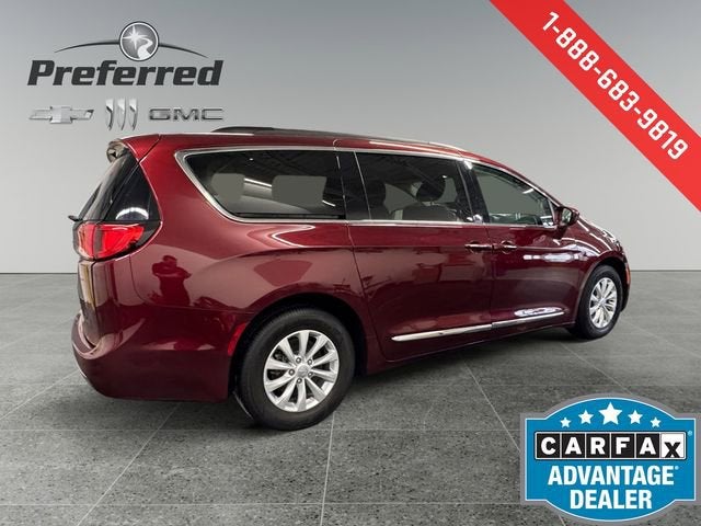 2017 Chrysler Pacifica Touring-L