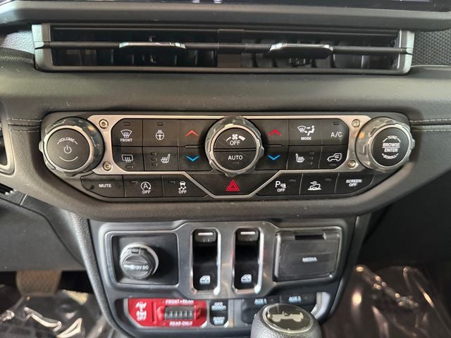 2025 Jeep Wrangler 2-Door Rubicon 4x4