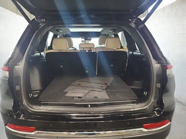 2025 Jeep Grand Cherokee Limited 3.6 Liter V6 4WD