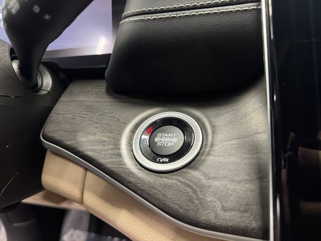 2023 Jeep Grand Cherokee Limited 3.6 Liter V6 4WD