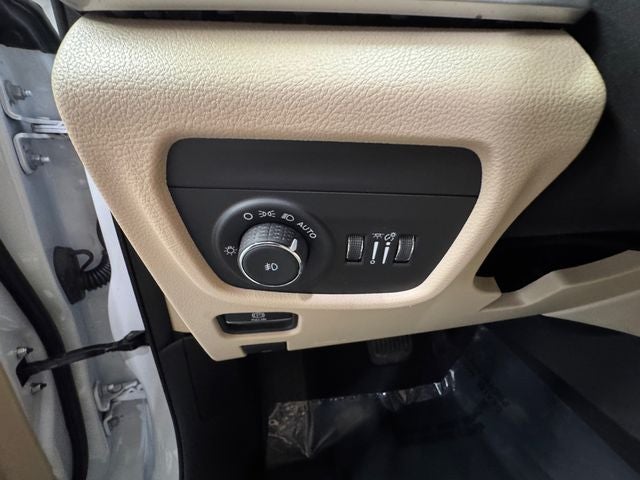 2023 Jeep Grand Cherokee Limited 3.6 Liter V6 4WD