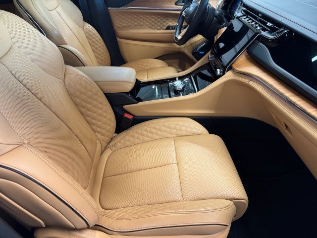2025 Jeep Grand Cherokee L Summit Reserve 4x4