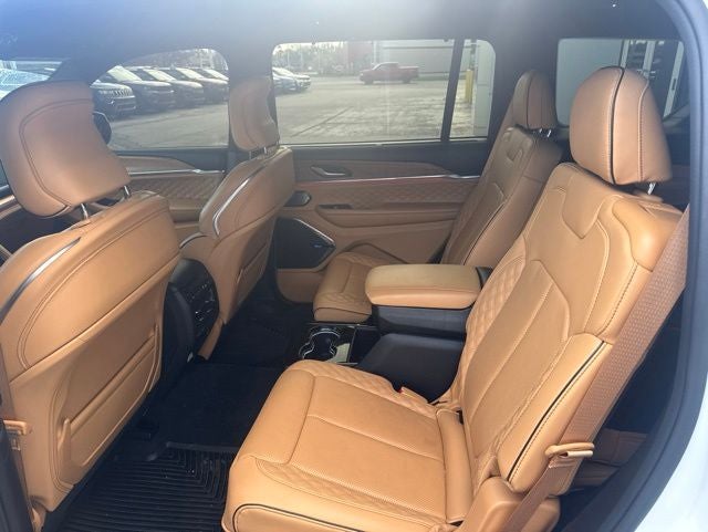 2024 Jeep Grand Cherokee L Summit 5.7 Liter V8 Hemi 4WD