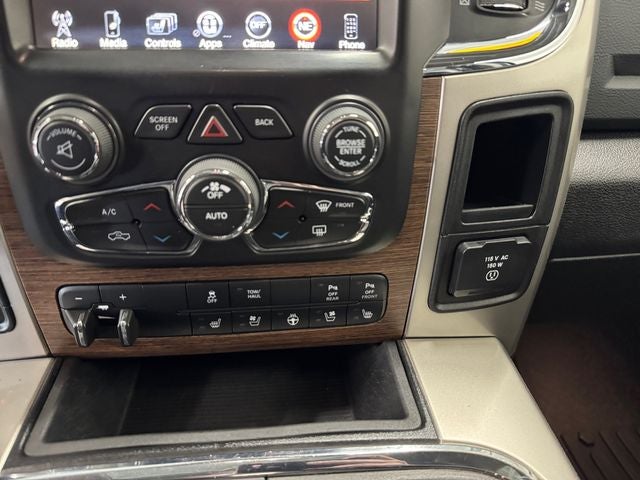 2017 RAM 1500 Laramie Quad Cab 4x4 6'4' Box