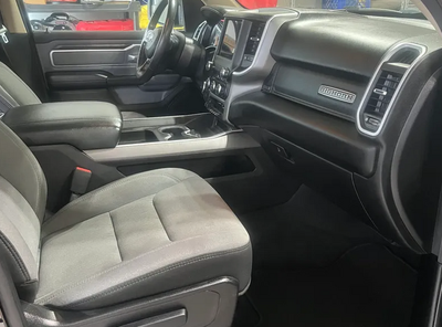 2020 RAM 1500 Big Horn Crew Cab 4x4 5'7' Box