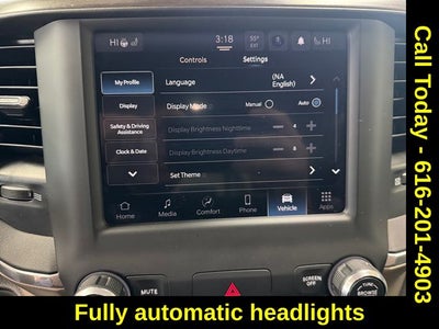 2022 RAM 1500 Laramie Crew Cab 4x4 5'7' Box