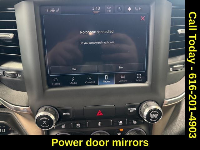 2022 RAM 1500 Laramie Crew Cab 4x4 5'7' Box