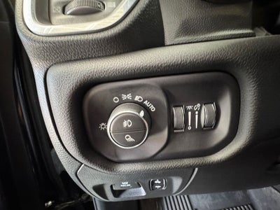 2023 RAM 1500 Laramie Crew Cab 4x4 5'7' Box