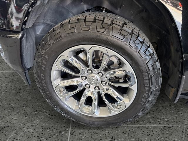 2023 RAM 1500 Laramie Crew Cab 4x4 5'7' Box