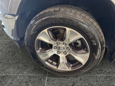 2019 RAM 1500 Laramie Crew Cab 4x4 5'7' Box