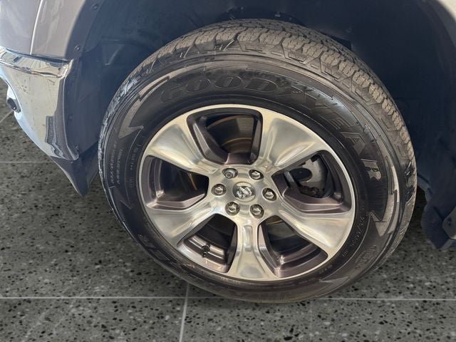 2019 RAM 1500 Laramie Crew Cab 4x4 5'7' Box