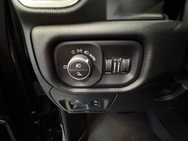 2022 RAM 1500 Laramie Crew Cab 4x4 5'7' Box