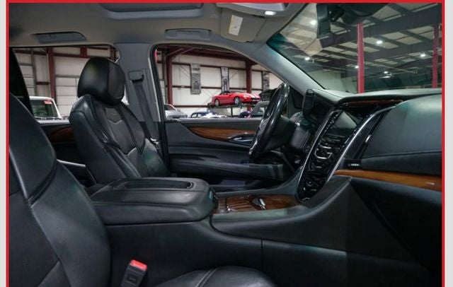 2018 Cadillac Escalade ESV Luxury 6.2 Liter V8 4WD