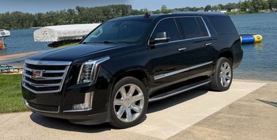 2018 Cadillac Escalade ESV Luxury 6.2 Liter V8 4WD
