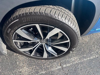 2024 Volkswagen Atlas Cross Sport 2.0T SEL Premium R-Line