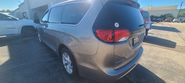 2017 Chrysler Pacifica Touring L Plus 3.6 Liter V6 7 Passenger 3rd Row Seating