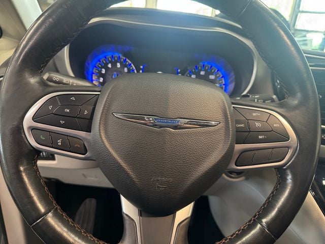 2020 Chrysler Pacifica Touring 3.6 Liter V6 7 Passenger 3rd Row Seating