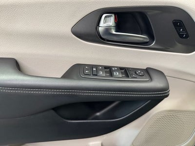 2024 Chrysler Pacifica Touring L AWD