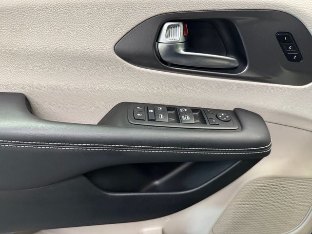 2024 Chrysler Pacifica Touring L AWD