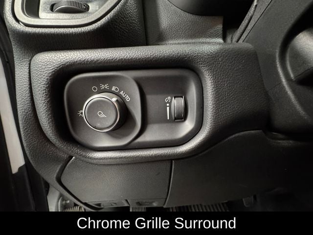 2022 RAM 2500 Tradesman Crew Cab 4x4 8' Box