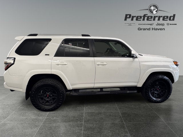2020 Toyota 4Runner SR5 Premium 4.0 Liter V6 4WD