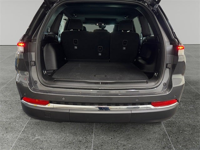 2025 Jeep Grand Cherokee Laredo X 4x4