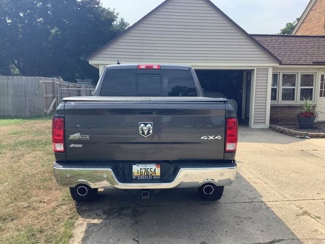 2016 RAM 1500 Big Horn 5.7 Liter V8 Hemi Crew Cab 4WD