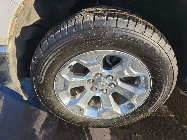 2022 RAM 1500 Big Horn Crew Cab 4x4 5'7' Box