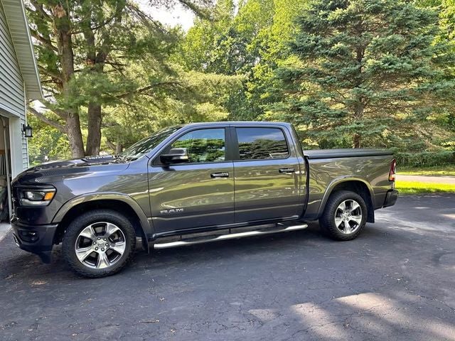 2020 RAM 1500 Laramie Crew Cab 4x4 5'7' Box